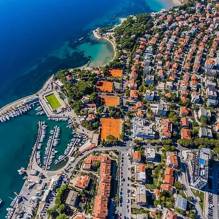 Pizzybondo Lägenhet *